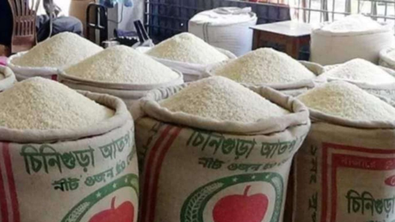 নওগাঁয় বেড়েছে চালের দাম